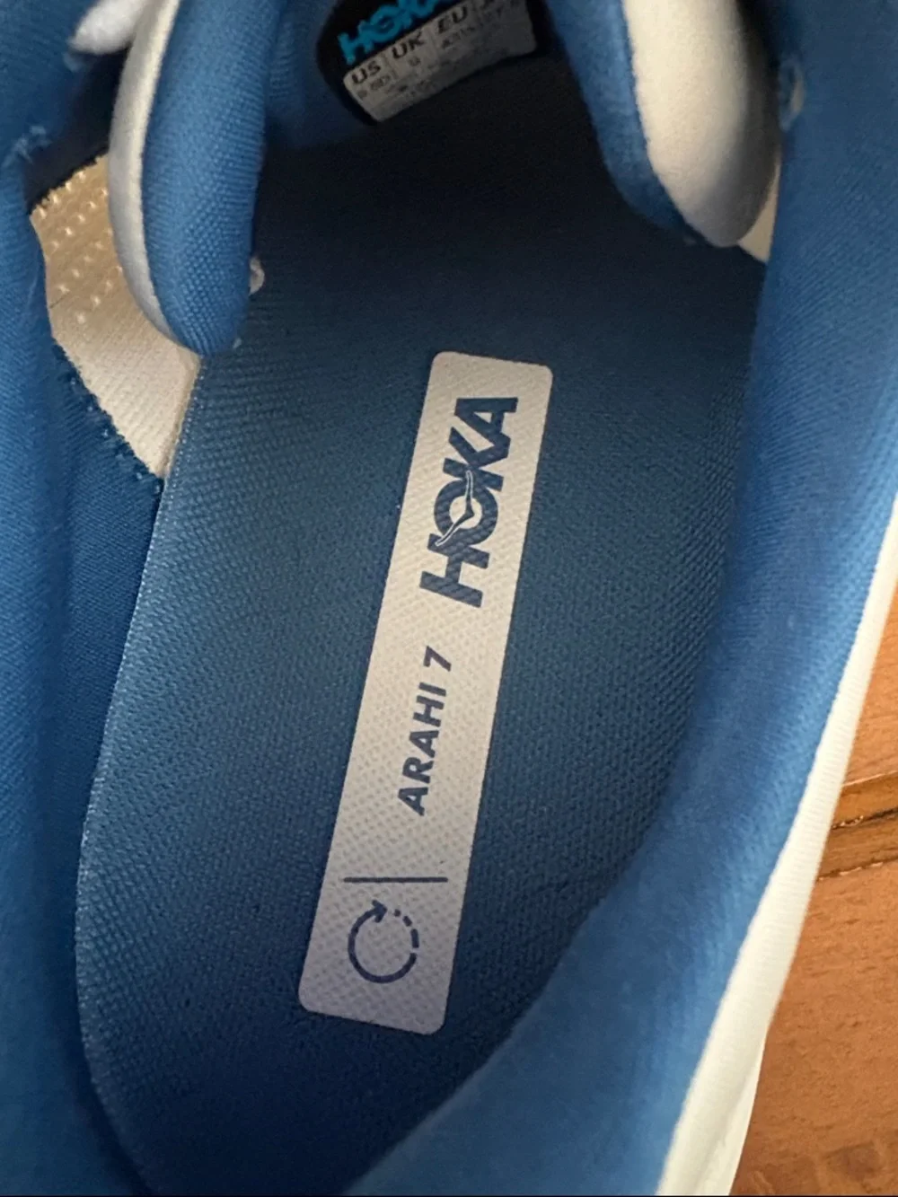 Hoka Arahi 7 White and Blue Running Shoe Size 9.5